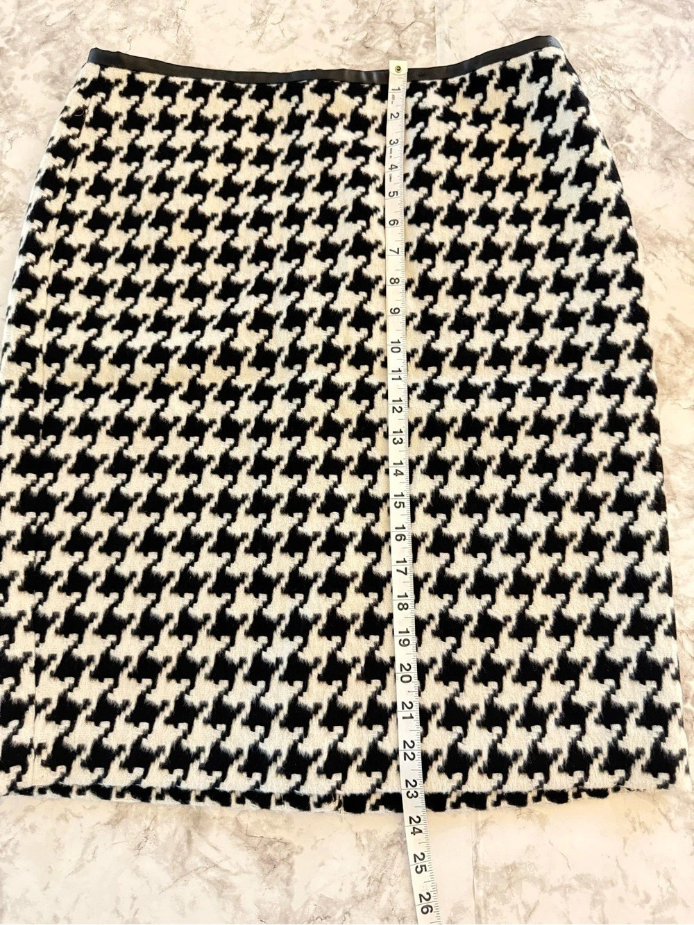 Talbots Houndstooth Mini Skirt in Black & White Size 10